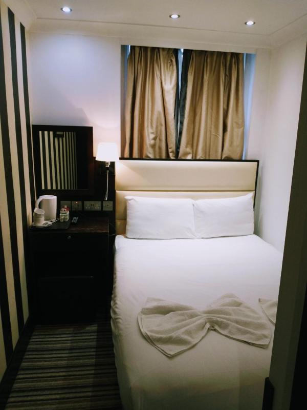 Double Room image 4