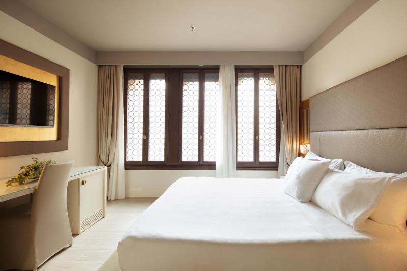 Premium Double or Twin Room image 4