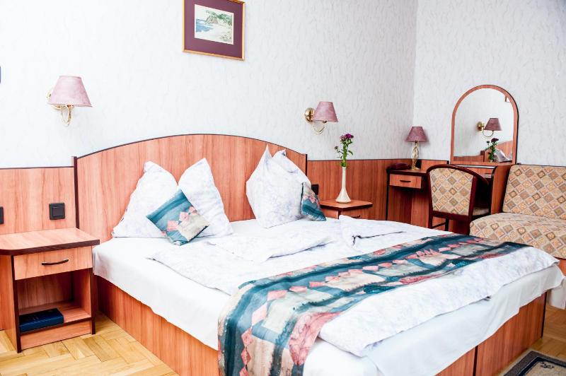 Triple Room image 2