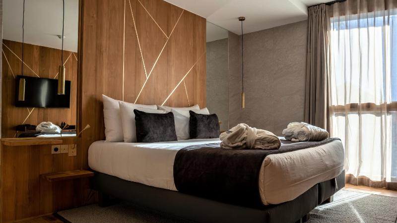 Suite with City View image 1