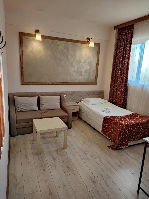 Single Room image 3