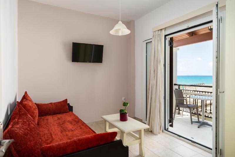 One-Bedroom Apartment Sea View image 3