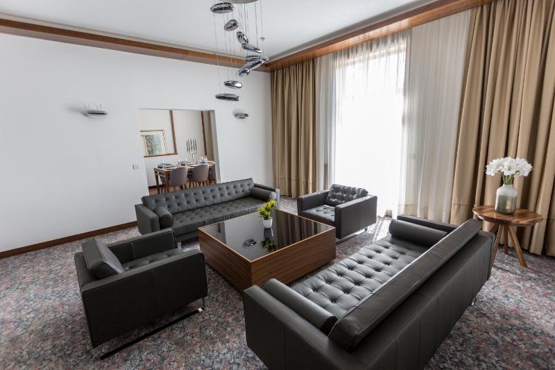Presidential Suite image 2