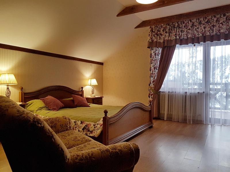King Room with Balcony image 1
