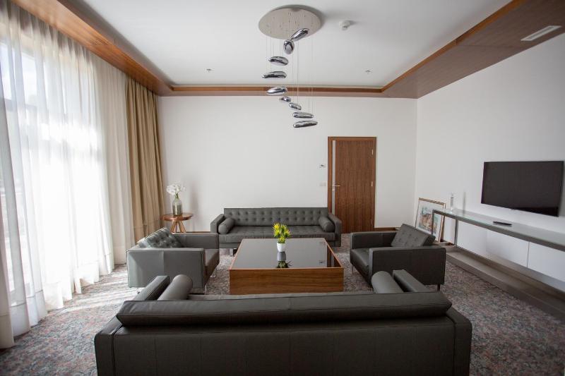 Presidential Suite image 4