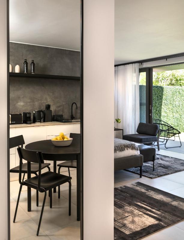 King Room with Mountain View image 4