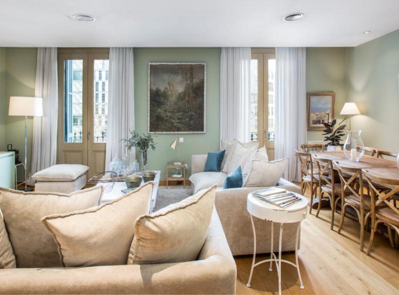 Five-Bedroom Apartment image 3