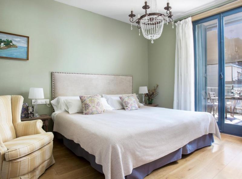 Five-Bedroom Apartment image 4