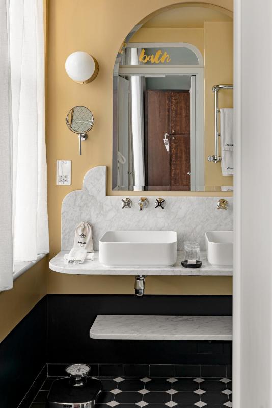 Superior Double or Twin Room image 3