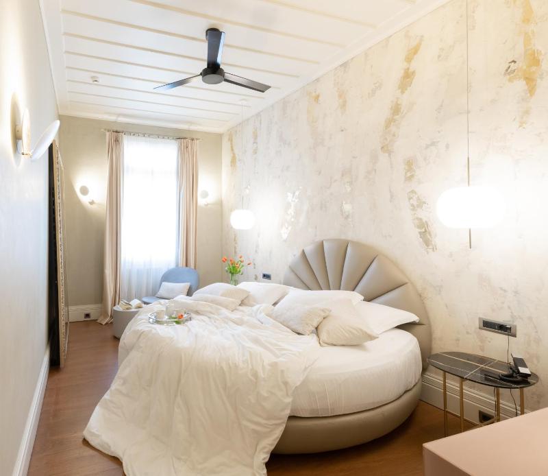 Superior Double Room image 4