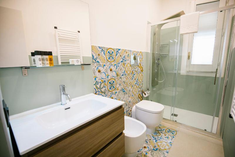 Deluxe Room image 2