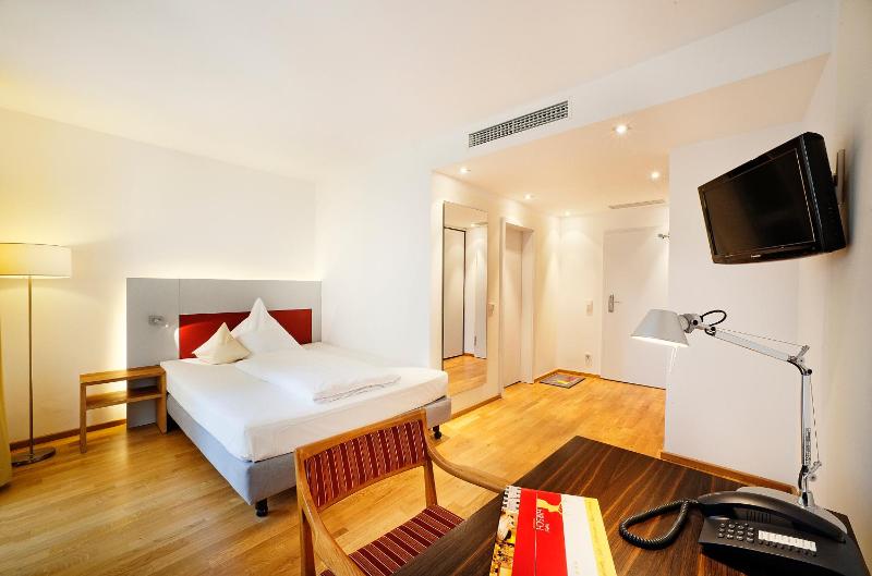 Single Room image 4