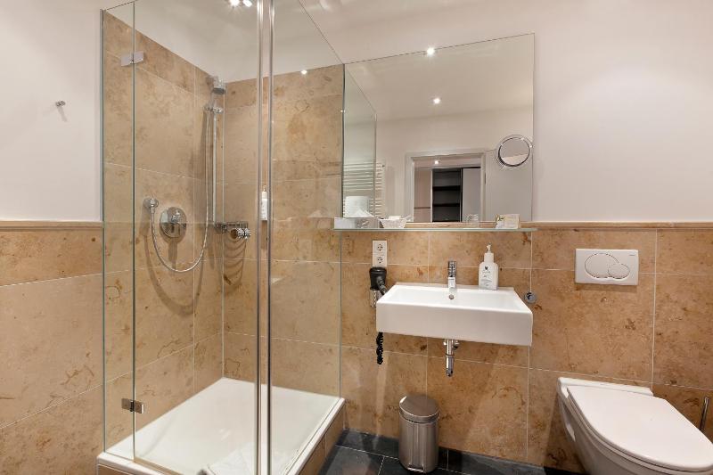 Single Room image 3