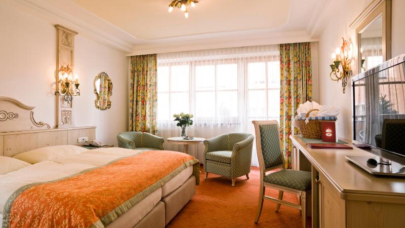 Double Room with Balcony image 2