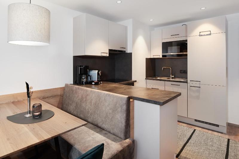One-Bedroom Apartment image 1