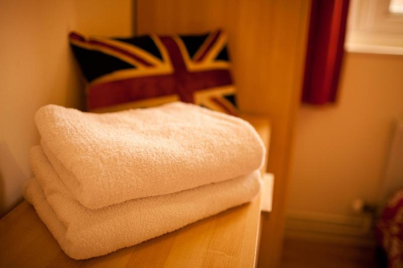City Centre Apartment - Your own 7 Bedrooms Apartment at THE FORESTERS INN - Huntingdon Street - opposite Victoria Centre Shopping Centre - Full Kitchen - Pub is Not Open - Parking Cars and High Top Vans at five pounds a Day - Sunday 1pm Check-Out - image 35