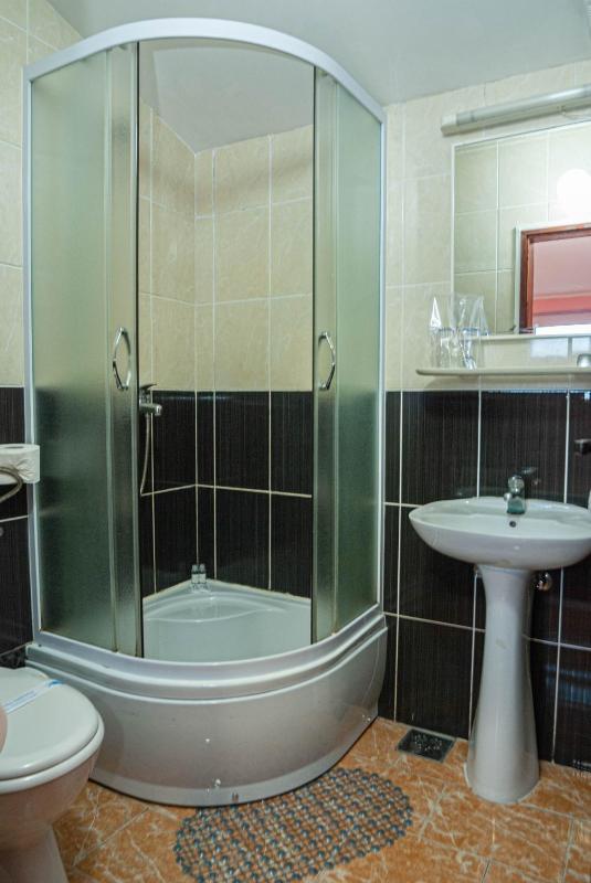 Double or Twin Room with Private Bathroom image 2