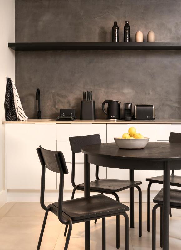 King Room with Mountain View image 3