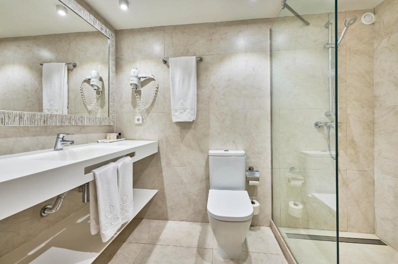 Double or Twin Room with Side Sea View image 1