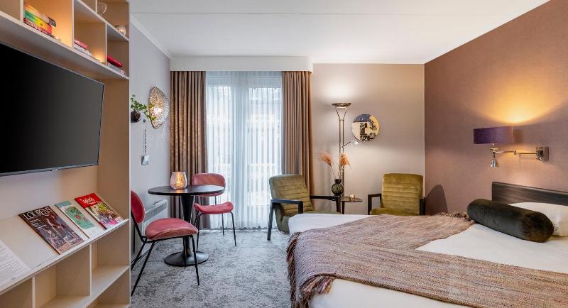 Deluxe Double or Twin Room with Terrace image 1