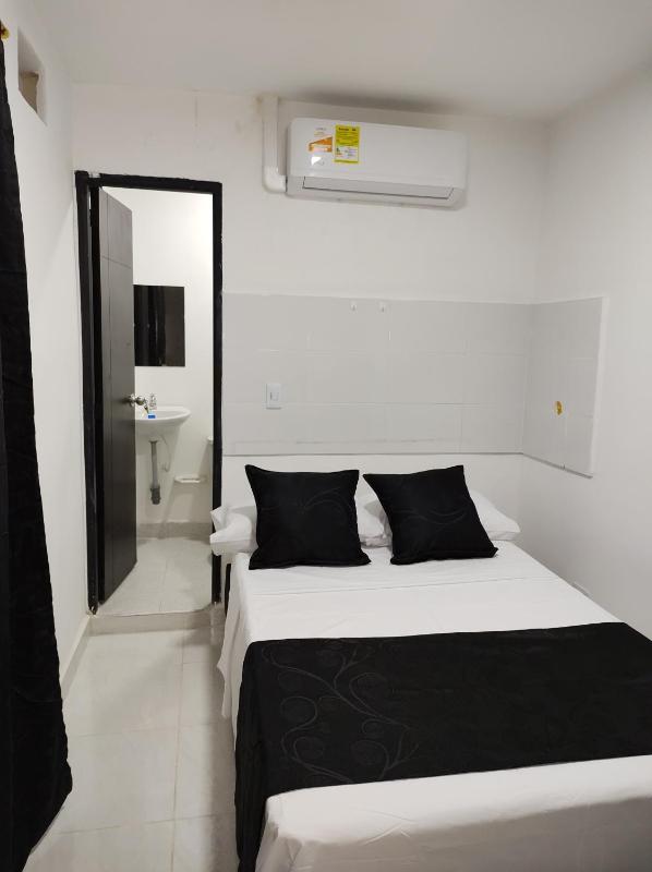 HOTEL BLACK & WHITE - image 11