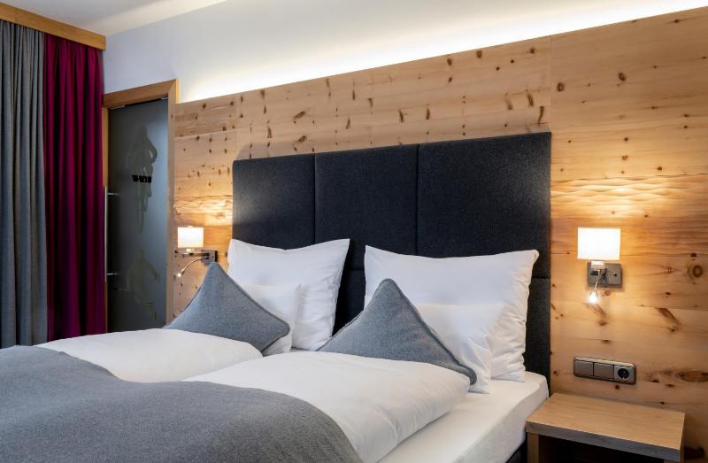 Classic Double Room image 1