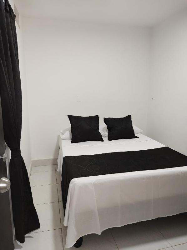 HOTEL BLACK & WHITE - image 8