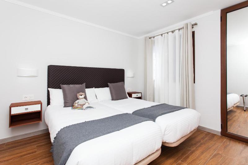  One Bedroom Superior Apartment with Terrace image 1