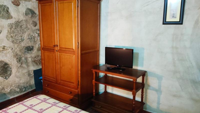 One-Bedroom Apartment image 3
