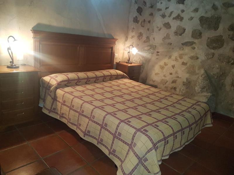 One-Bedroom Apartment image 2