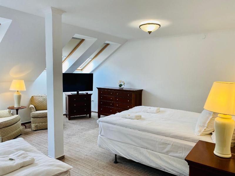 OPERA16 Guestrooms - image 2
