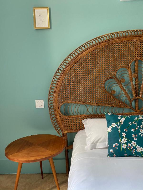 Classic Double Room image 4