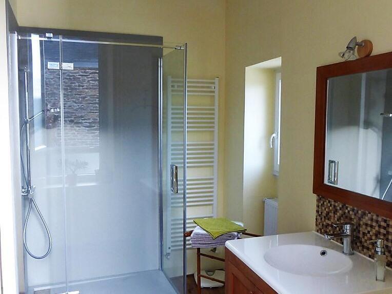 Double Room with Private Bathroom image 3