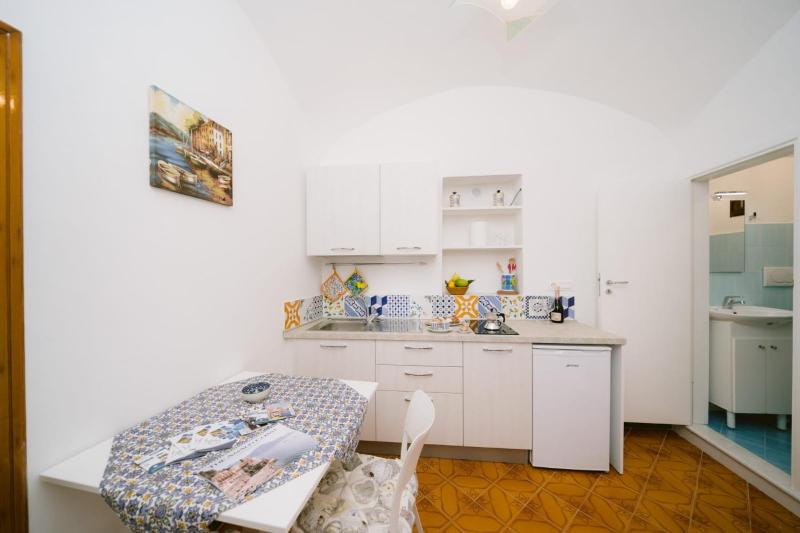 One-Bedroom Apartment image 4