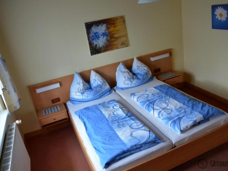 Standard Double Room image 3