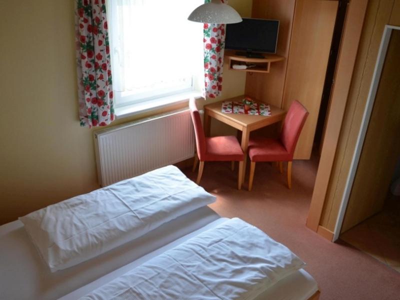 Small Double Room image 3