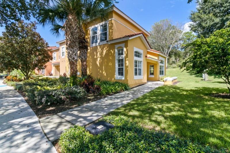 Disney Area 4 bed 35 Bathroom Emerald Island townhouse - image 7