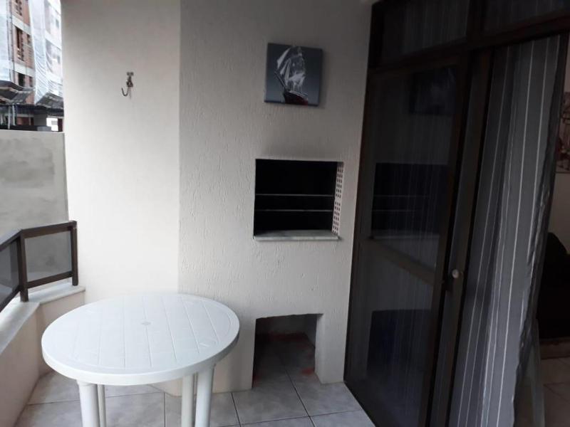 Apartamento Meia Praia Itapema - image 4