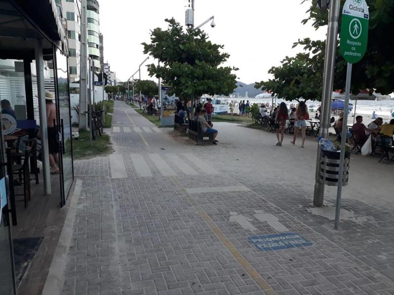 Apartamento Meia Praia Itapema - image 11