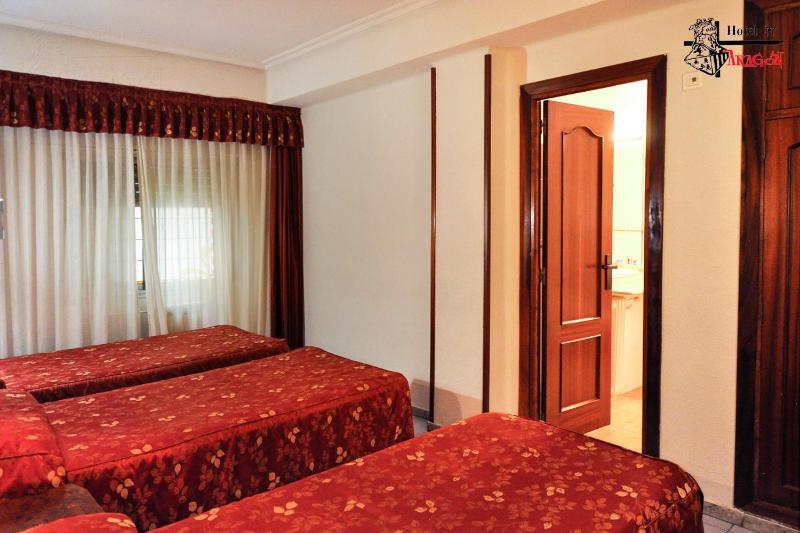 Double Room with Extra Bed image 3