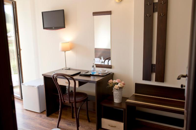 Single Room image 4