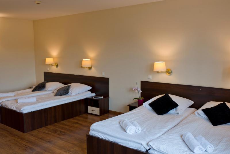 Standard Quadruple Room image 4