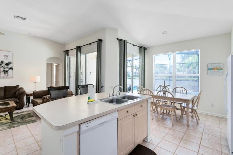 4 Bedroom 3 Bath South Facing Pool Spa Villa villa - image 13