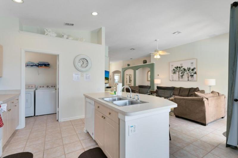 4 Bedroom 3 Bath South Facing Pool Spa Villa villa - image 19