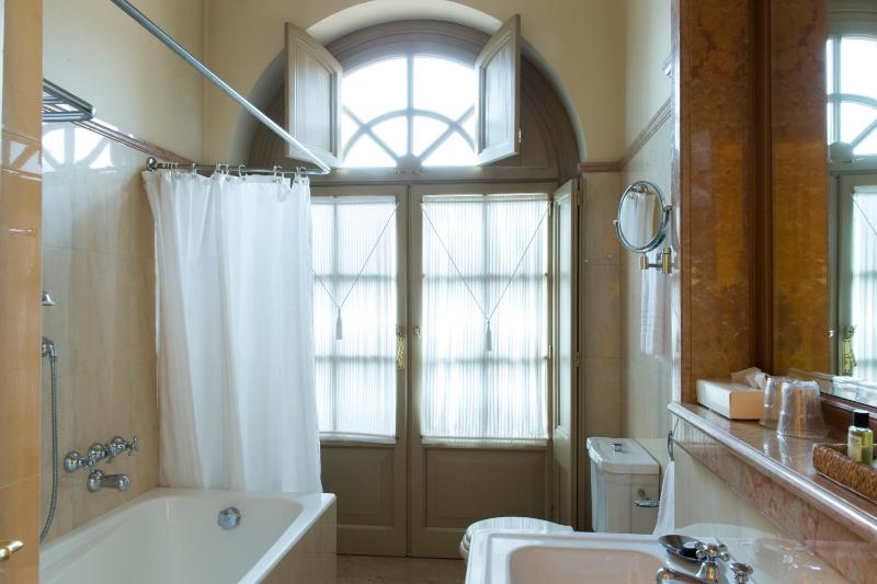 Superior Double Room image 2