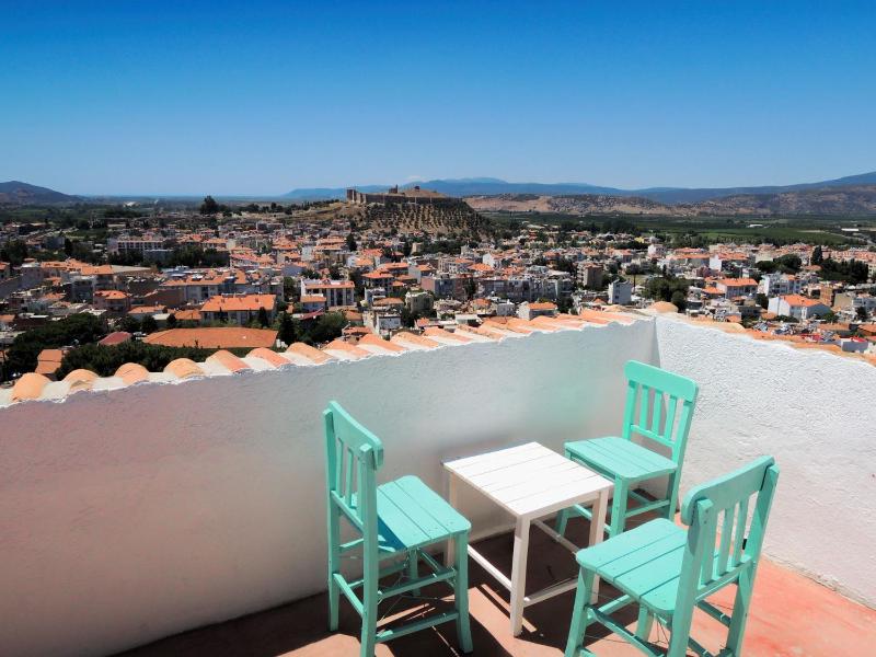 Triple Room with Balcony image 4