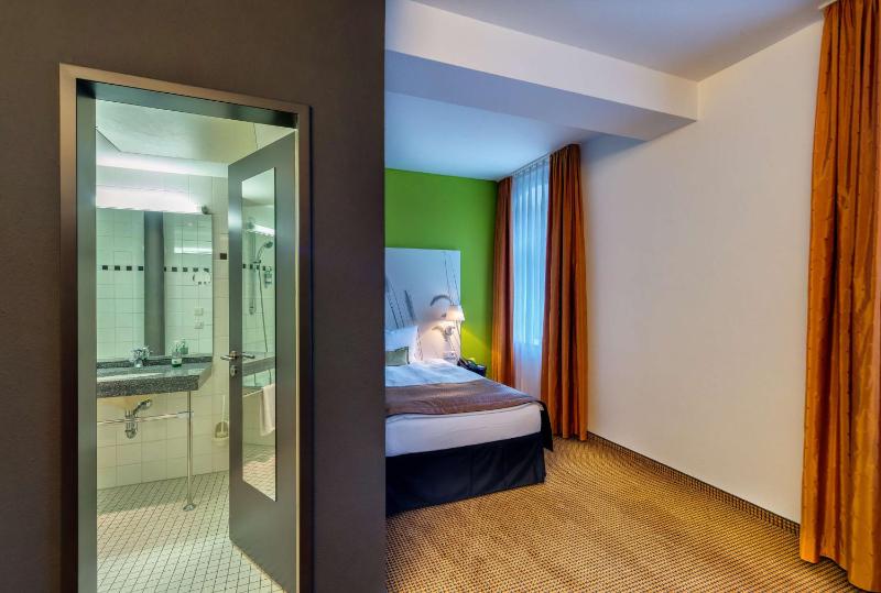 Business Single Room image 1