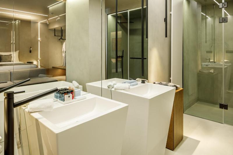 Qosmo Brasov Hotel - image 16