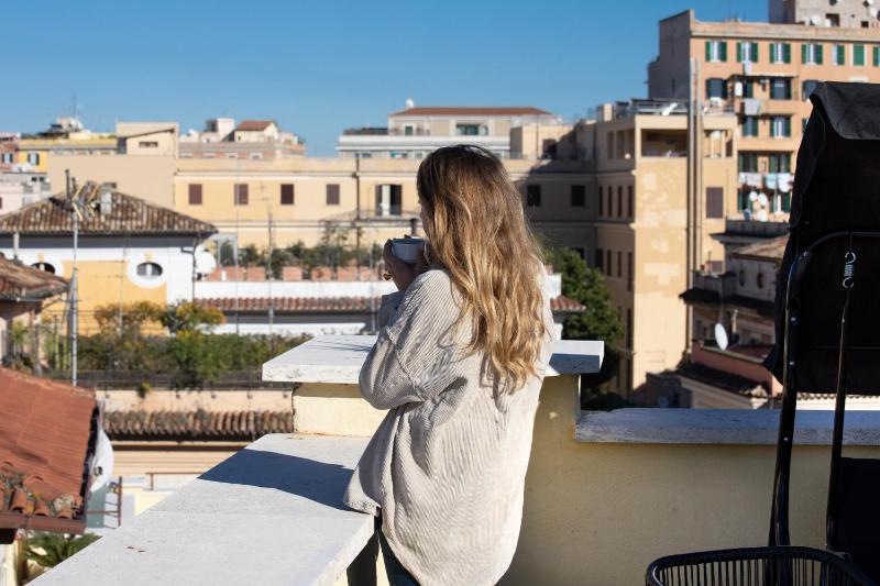 Deluxe Triple Room with Terrace image 3