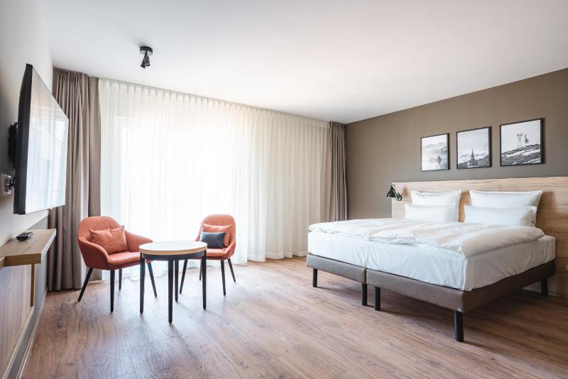 Double Room image 1